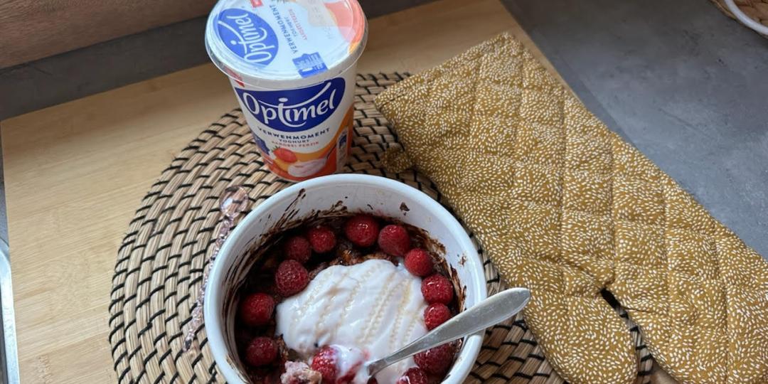 Winter berry baked oats